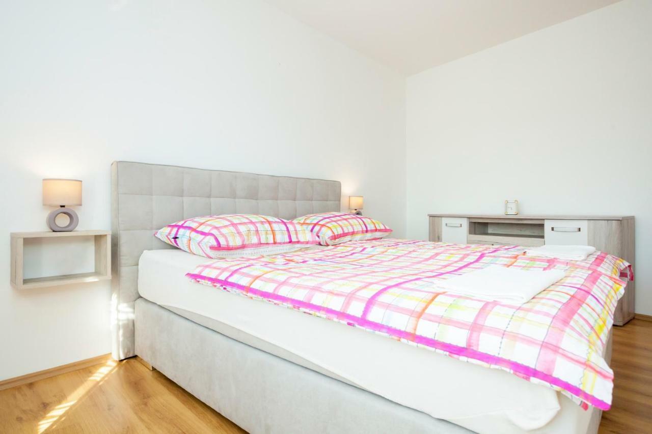 Holiday Apartment Ivica Milohnici Extérieur photo